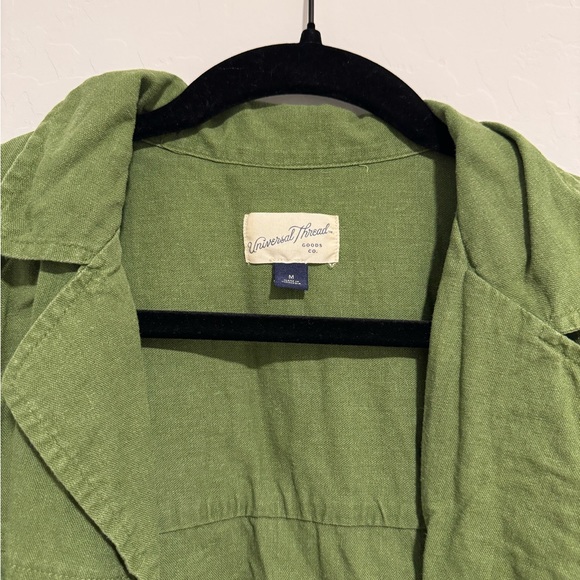 Universal thread button up crop - Picture 2 of 4